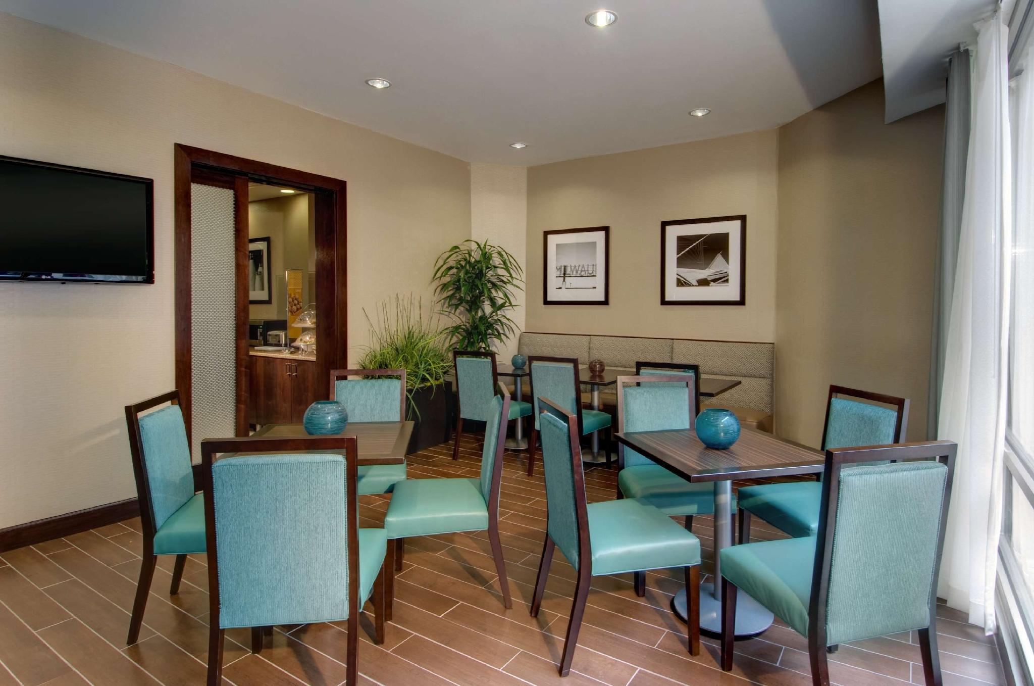 Hampton Inn & Suites Milwaukee Downtown Restaurant foto